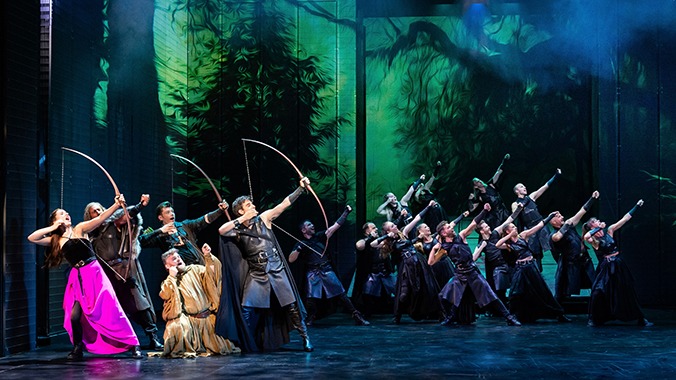 Szenenbild aus dem Musical "Robin Hood", welches 2024 mit bekannter Besetzung und neuen Darstellern auf Deutschland-Tour geht