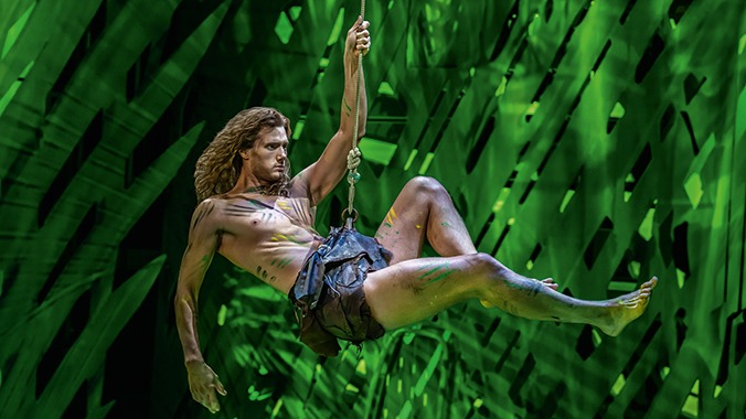 Szenenbild aus dem Disney Musical "Tarzan" 2023 in Stuttgart